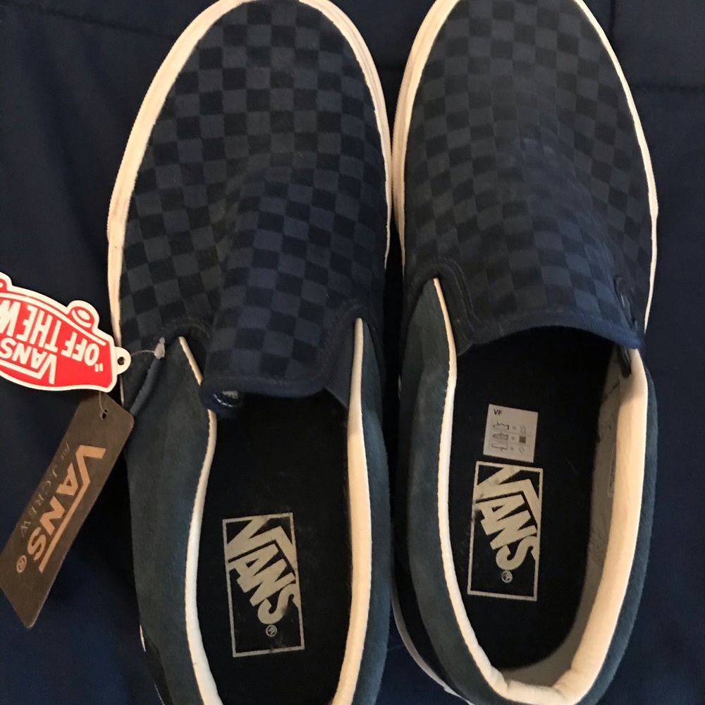 Men’s 8.5 navy checkered Vans- Brand New!